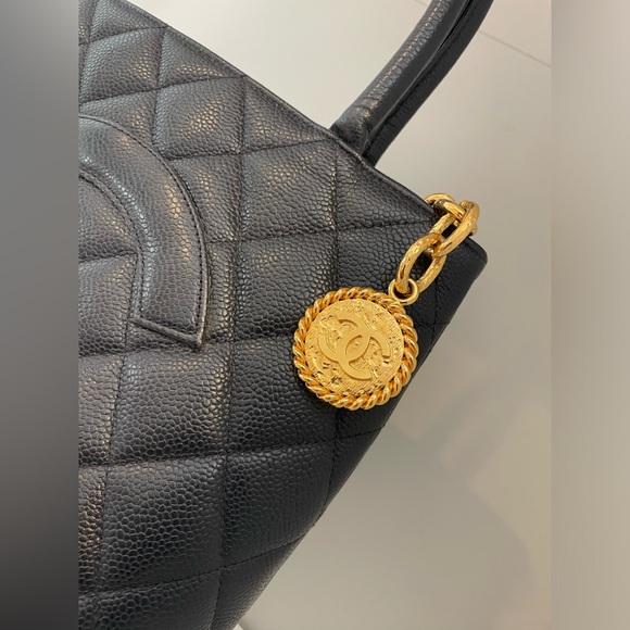 Chanel Navy Medallion Tote Quilted Caviar - Picture 9 of 11